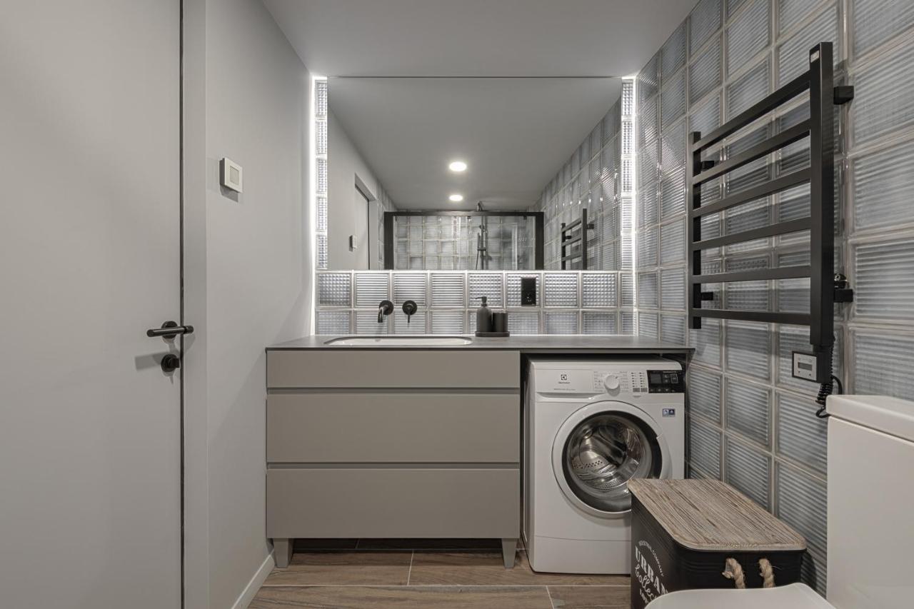 Ivis House Modern Apartment In Vilnius Old Town With Balcony VNO Eksteriør billede