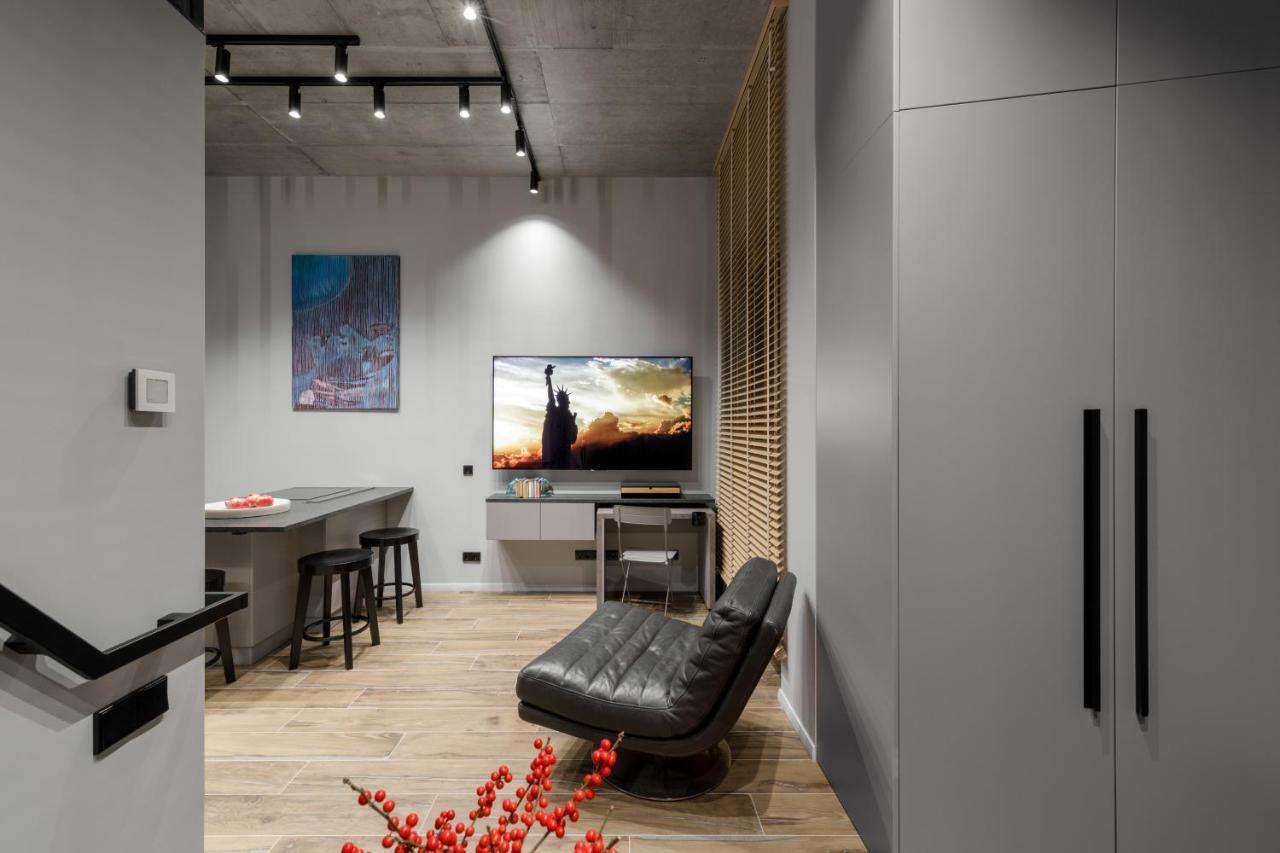 Ivis House Modern Apartment In Vilnius Old Town With Balcony VNO Eksteriør billede