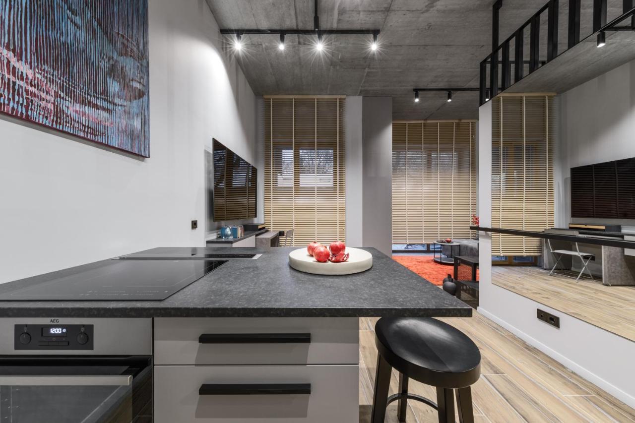 Ivis House Modern Apartment In Vilnius Old Town With Balcony VNO Eksteriør billede